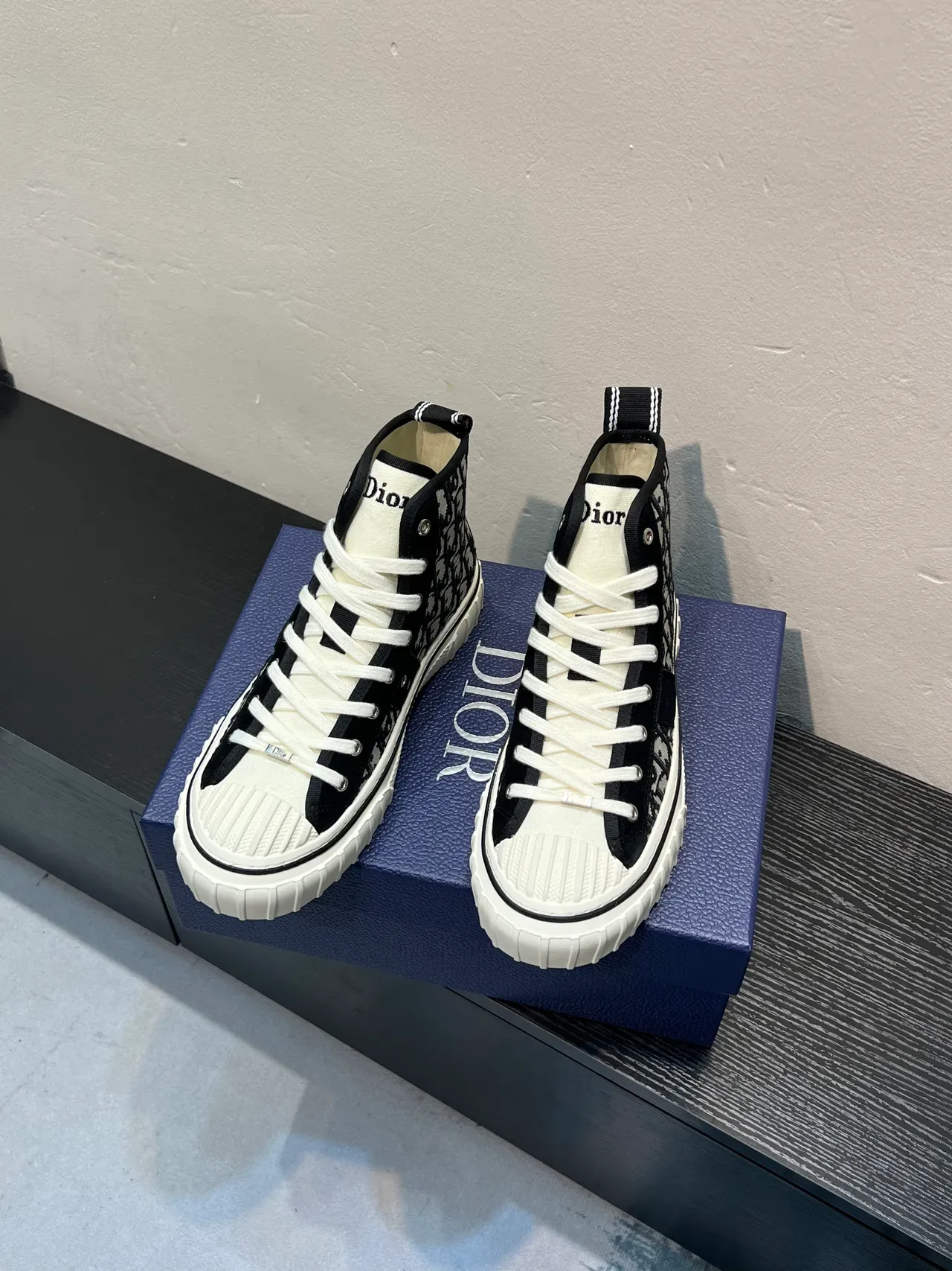 Dior B23 Oblique Jacquard High-Top Lifestyle Sneakers 2