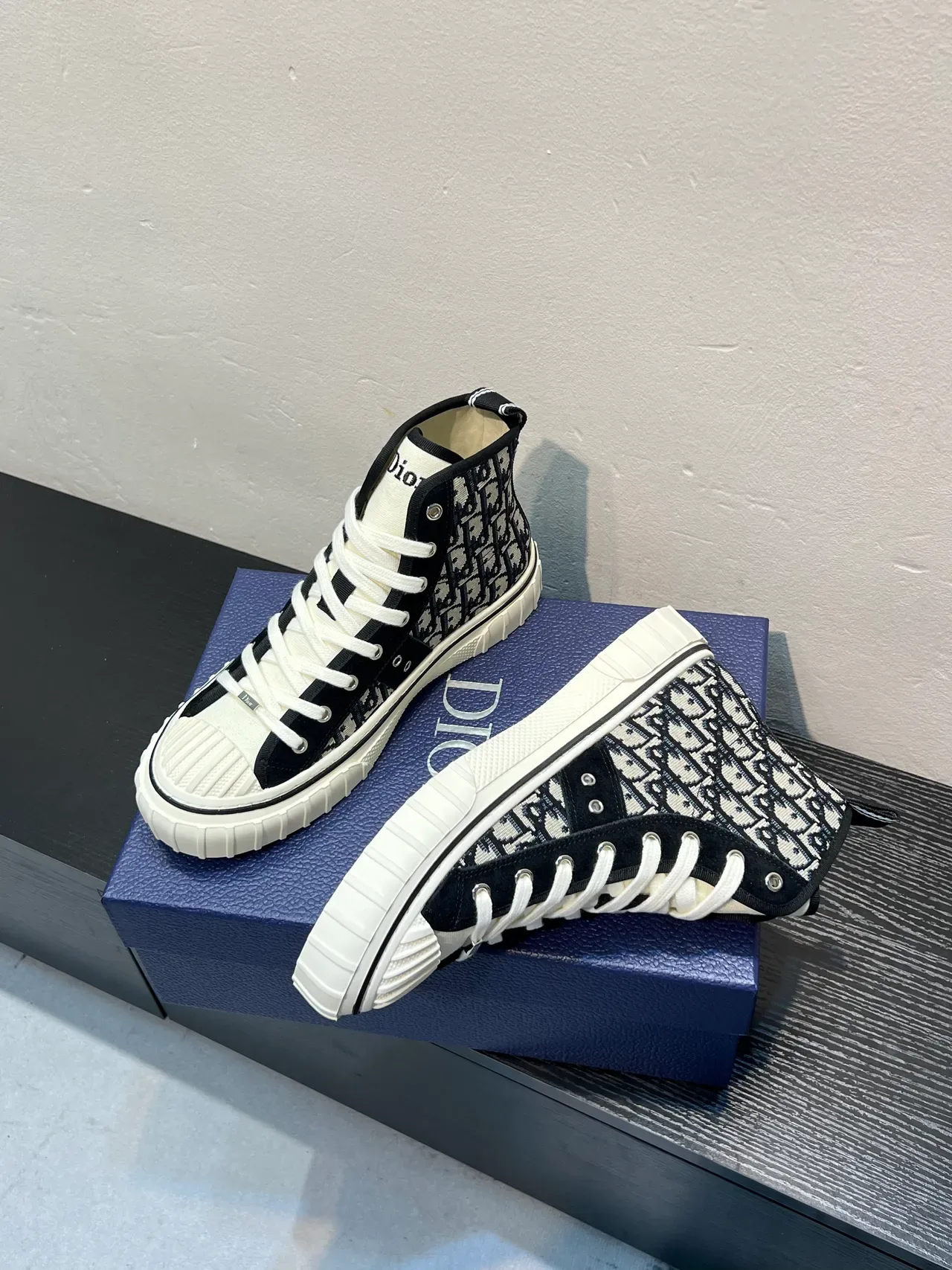 Dior B23 Oblique Jacquard High-Top Lifestyle Sneakers 4