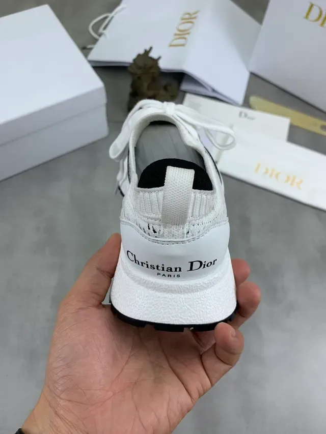 Dior B23 حذاء رياضي أبيض وأسود من الخيط نمط حياة 4
