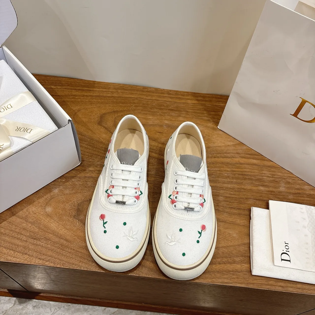 Dior B23 White Pink Embroidered Floral Low-Top Canvas Shoes 5