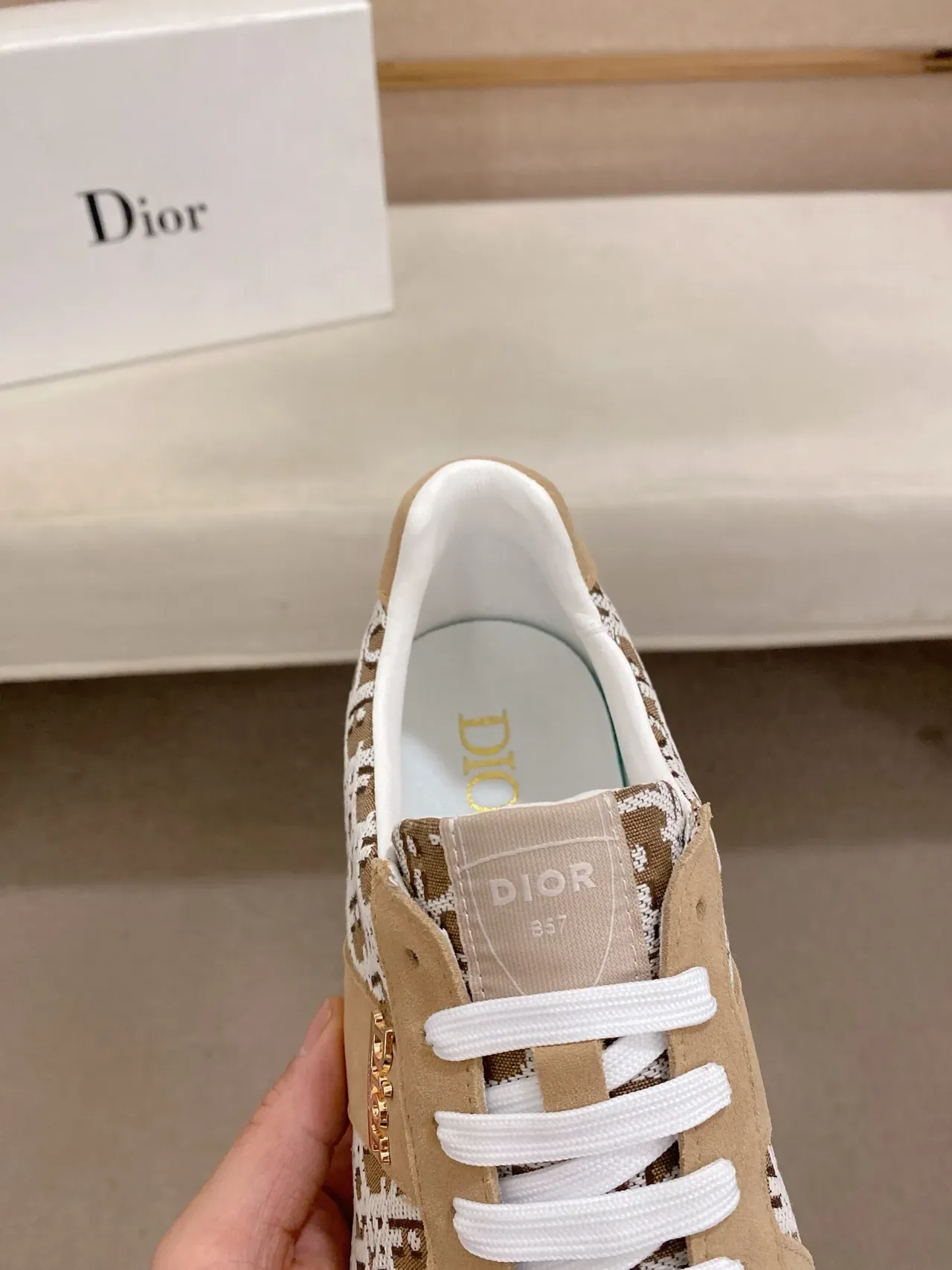 Dior بيج أبيض مونوغرام مطبوع نسيج سويد طبقات سينيكرز لايف ستايل 3