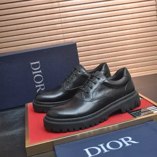 Dior zapatos de cuero negro con suela chunky lug