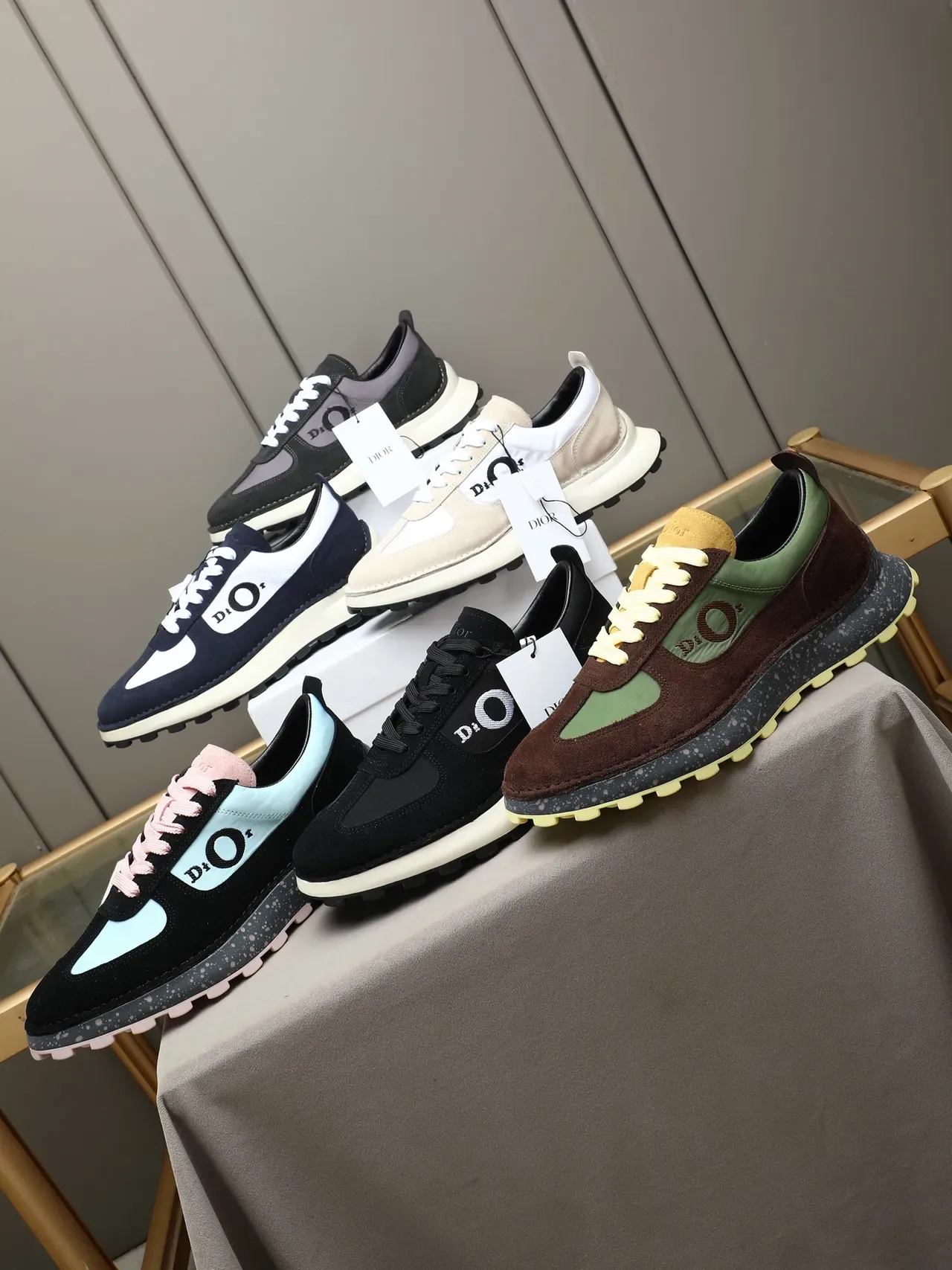 Sneakers Dior Noir et Gris Daim et Maille Upper Logo Oblique Brodé Lifestyle 2