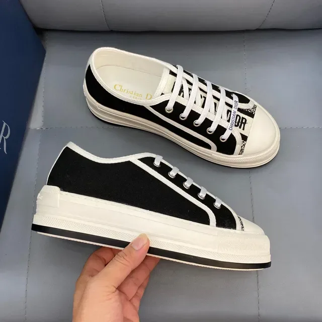 Dior Black White Canvas Upper Low-Top Silhouette Lifestyle Sneakers 3