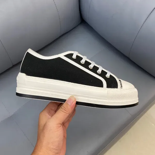 Dior Black White Canvas Upper Low-Top Silhouette Lifestyle Sneakers 6