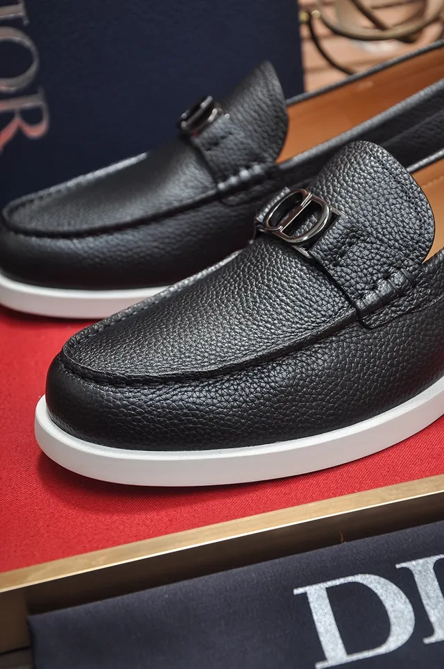 Dior Black White Pebbled Leather D-Shaped Metal Buckle Loafer 2