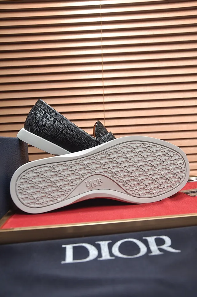 Dior Black White Pebbled Leather D-Shaped Metal Buckle Loafer 3