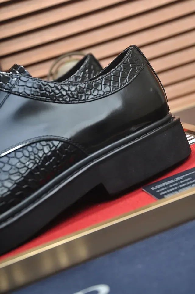 Dior Chaussures Oxford en Cuir Patent Embossed Croc 2