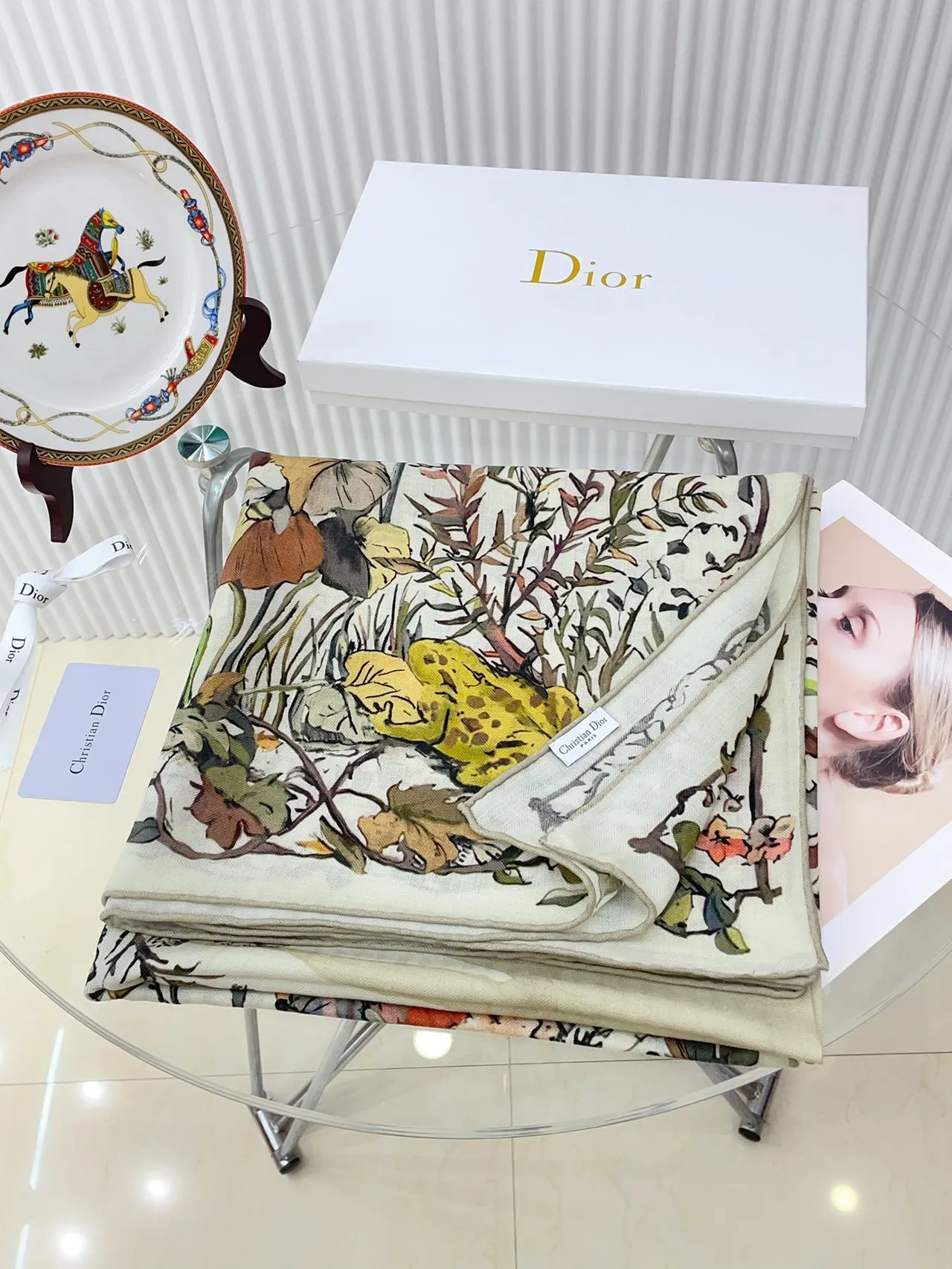 Dior Impression Florale Botanique Écharpe de Soie Crème 5