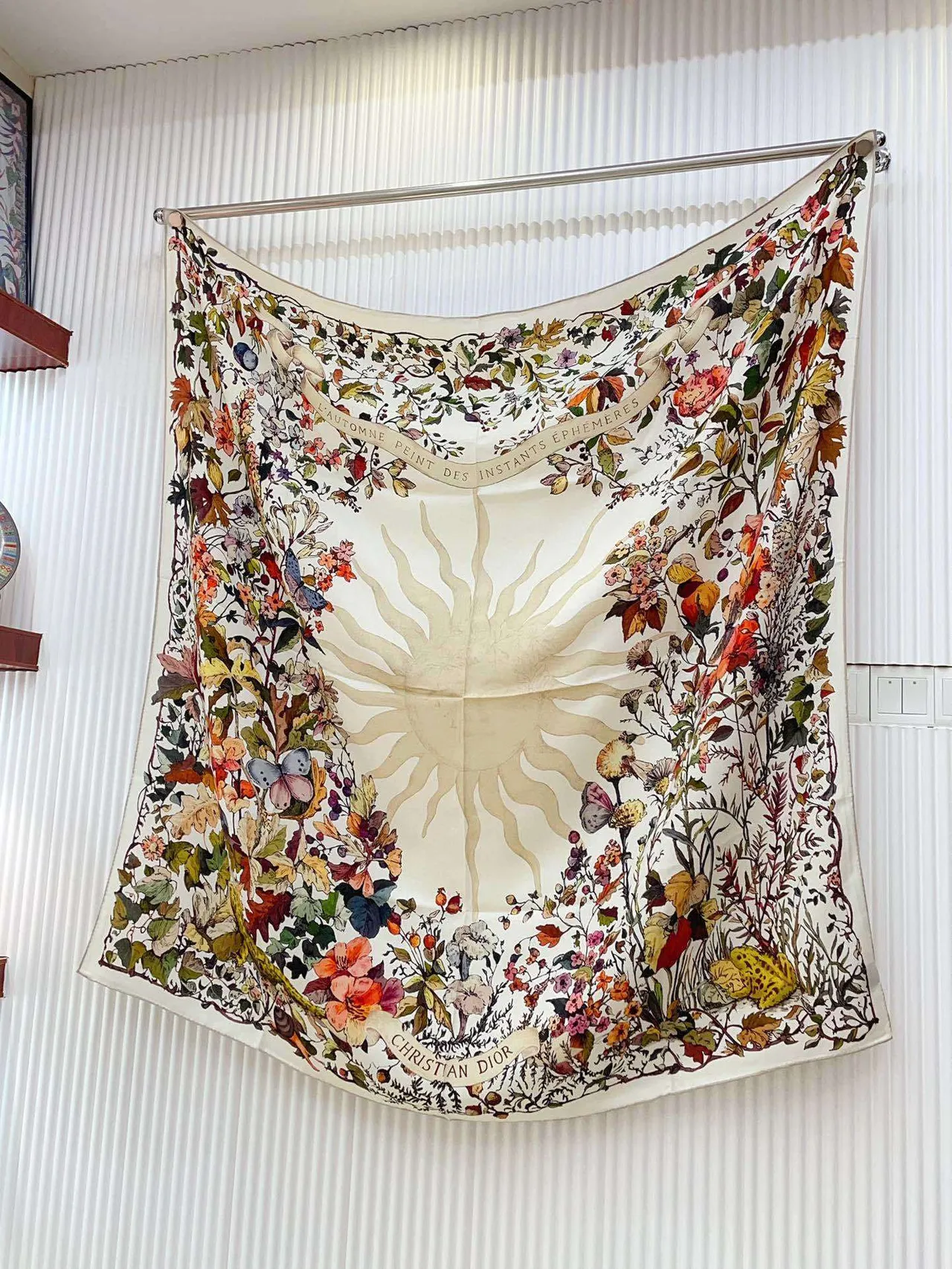 Dior Impression Florale Botanique Écharpe de Soie Crème 6
