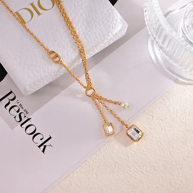 Collar Dior Cadena Asimétrica Oro Blanco con Colgante 4