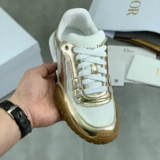 Dior Sneakers Lifestyle doré blanc métallique et deux tons couches matériaux mixtes partie supérieure