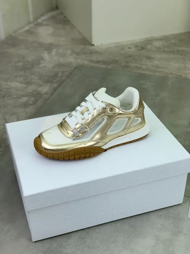 Dior Sneakers Lifestyle doré blanc métallique et deux tons couches matériaux mixtes partie supérieure 4