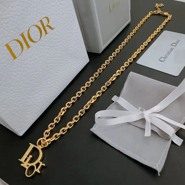 Dior Logo Pendant Gold-Tone Chain Necklace 8