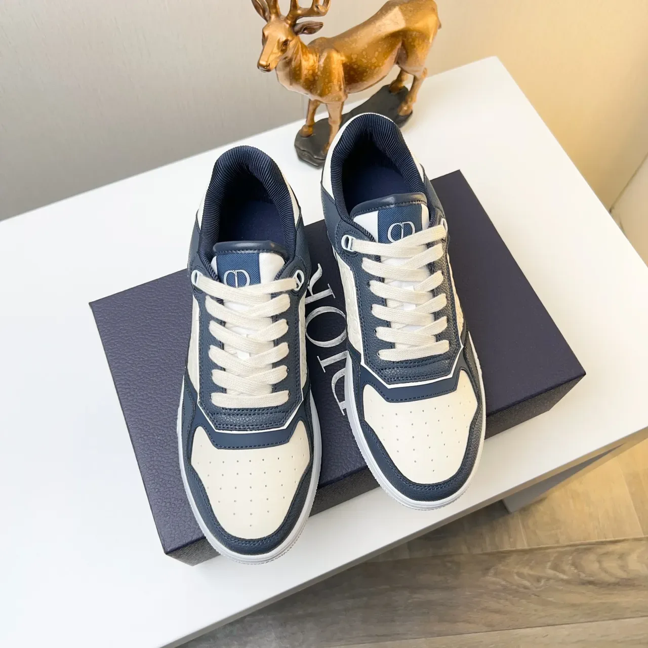 Dior Navy Beige Monogrammed Side Panel Two-Tone Leather And Textile Upper Lifestyle Sneakers 4