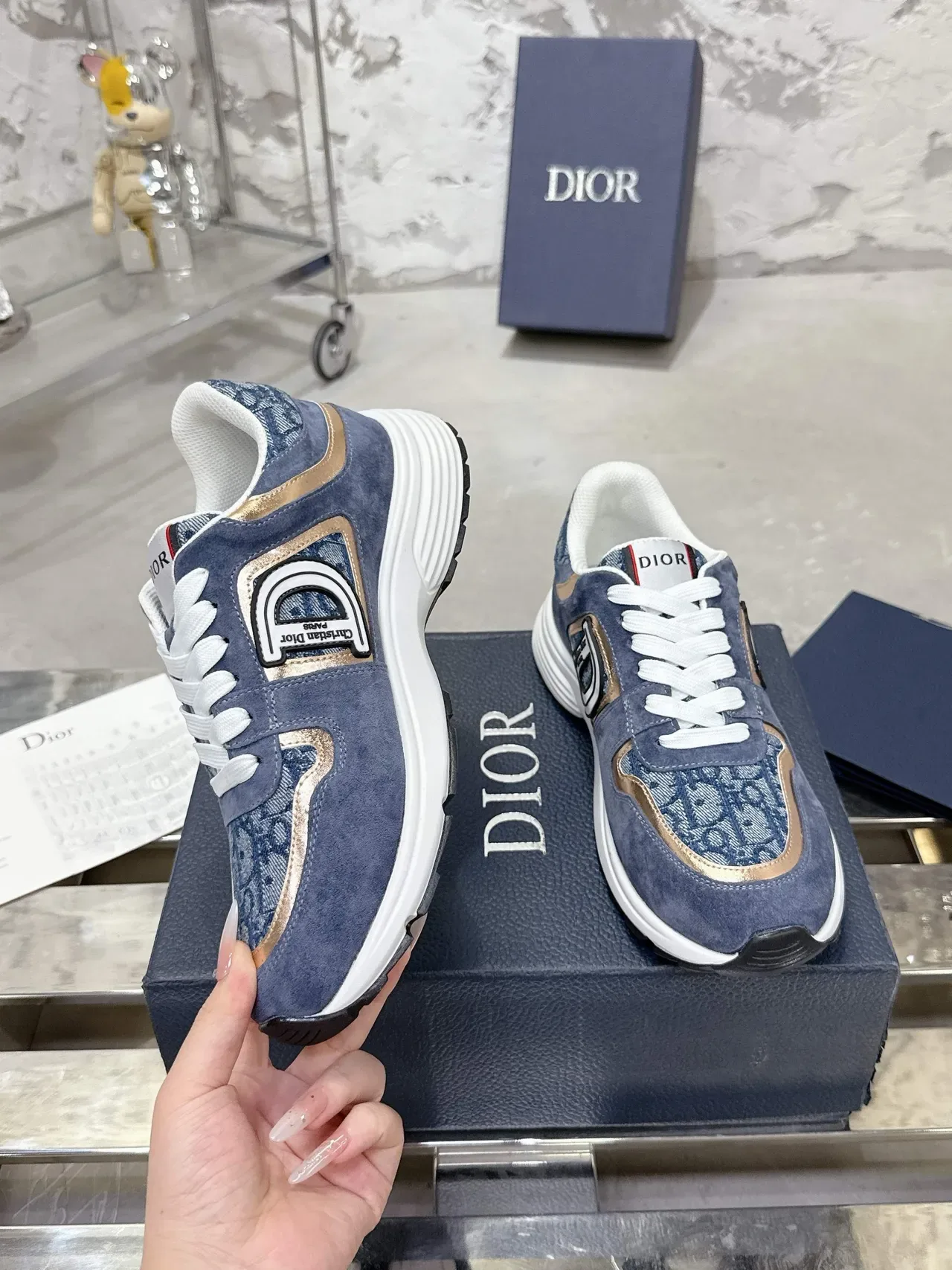 Dior أحذية رياضية أسلوب الحياة من سويدي أزرق بحري وذهبي وأزرق مع زينة جاكار معدنية 4