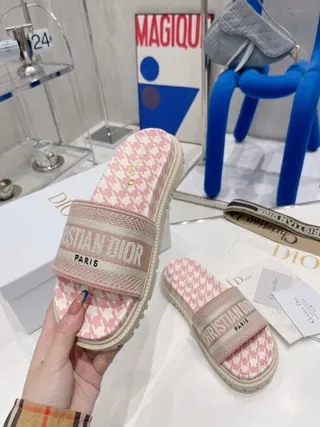Dior Pink White Houndstooth-Patterned Branded Strap Slippers 8