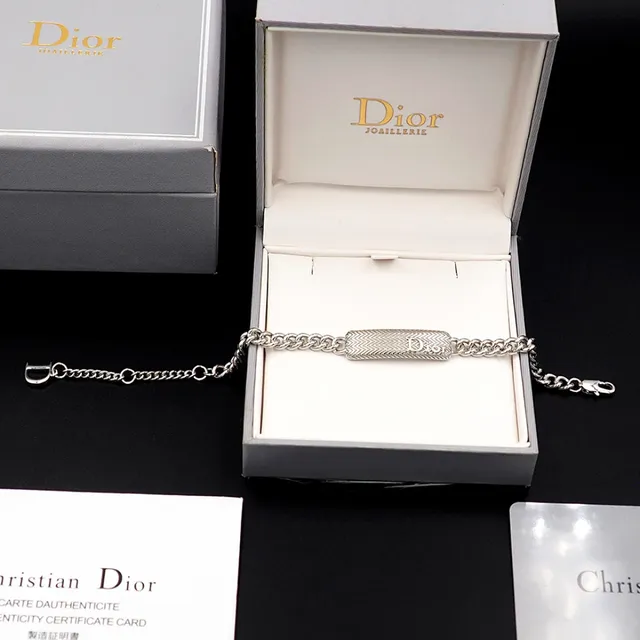 Dior Silver Curb-Link Chain Engraved Chevron-Textured Bar Bracelet 4