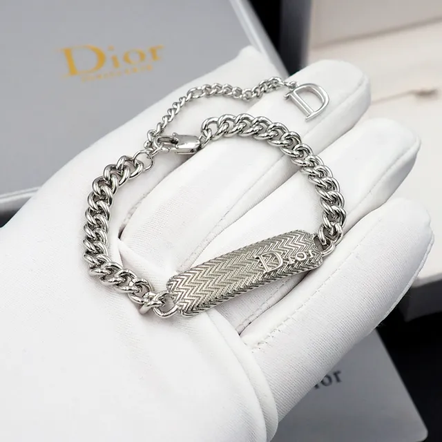 Dior Silver Curb-Link Chain Engraved Chevron-Textured Bar Bracelet 9
