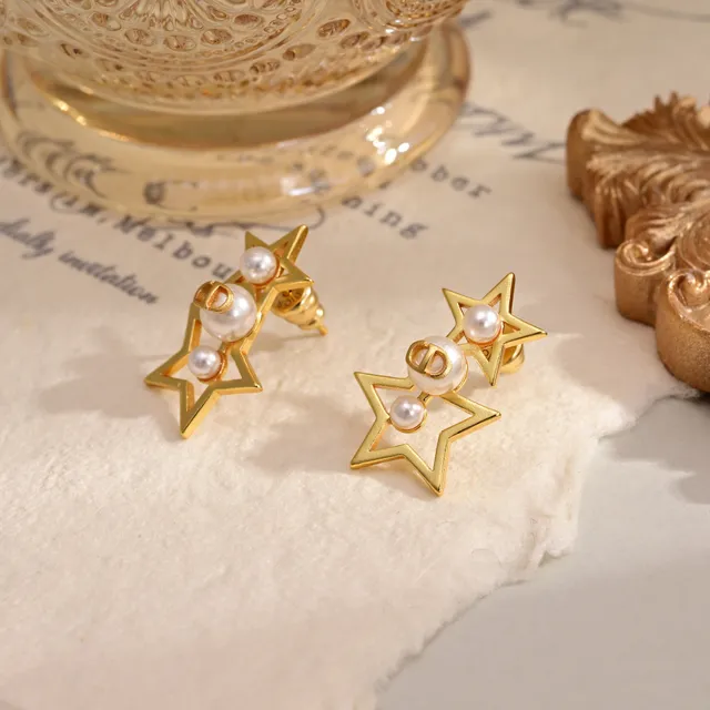 Dior Star Motif Pearl Stud Earrings 4