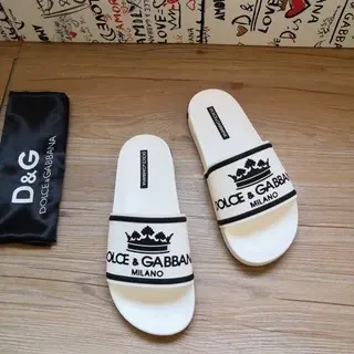 Dolce & Gabbana नعाल أبيض وأسود