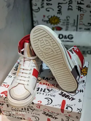 Dolce & Gabbana أحذية رياضية بيضاء وحمراء عالية مع حزام غير متماثل للأسلوب الحياة 7
