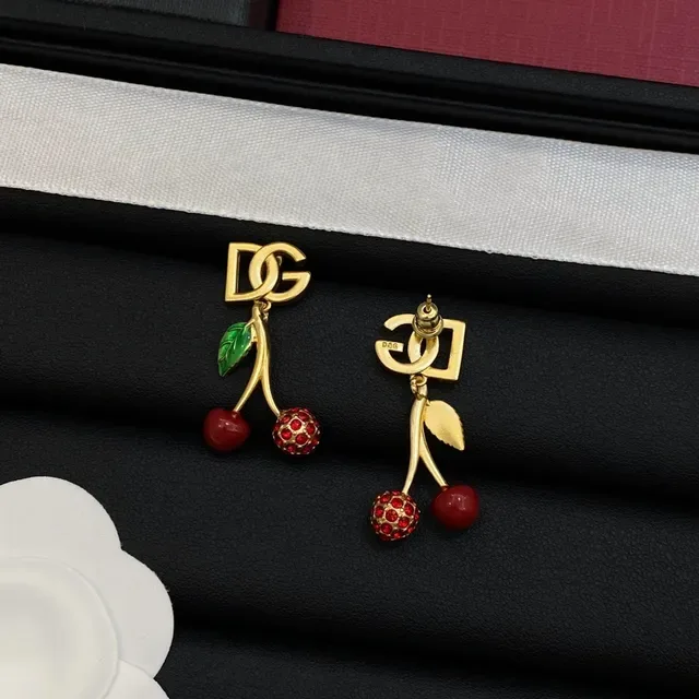Dolce & Gabbana Collier Cherry Gold Motif Rouge Détails Émaillés 2