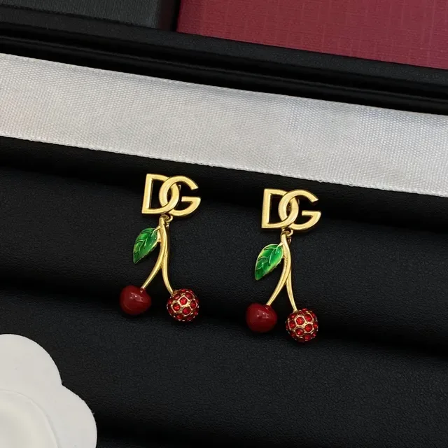 Dolce & Gabbana Collier Cherry Gold Motif Rouge Détails Émaillés 3