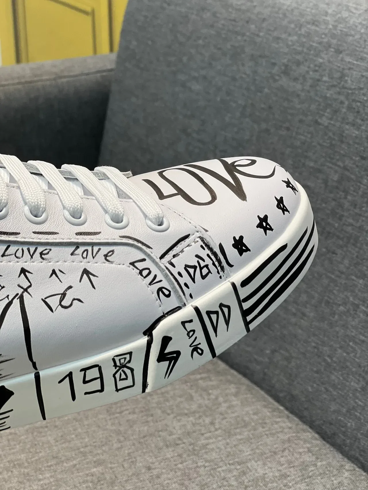 Dolce & Gabbana Graffiti-Print White Lifestyle Sneakers 3