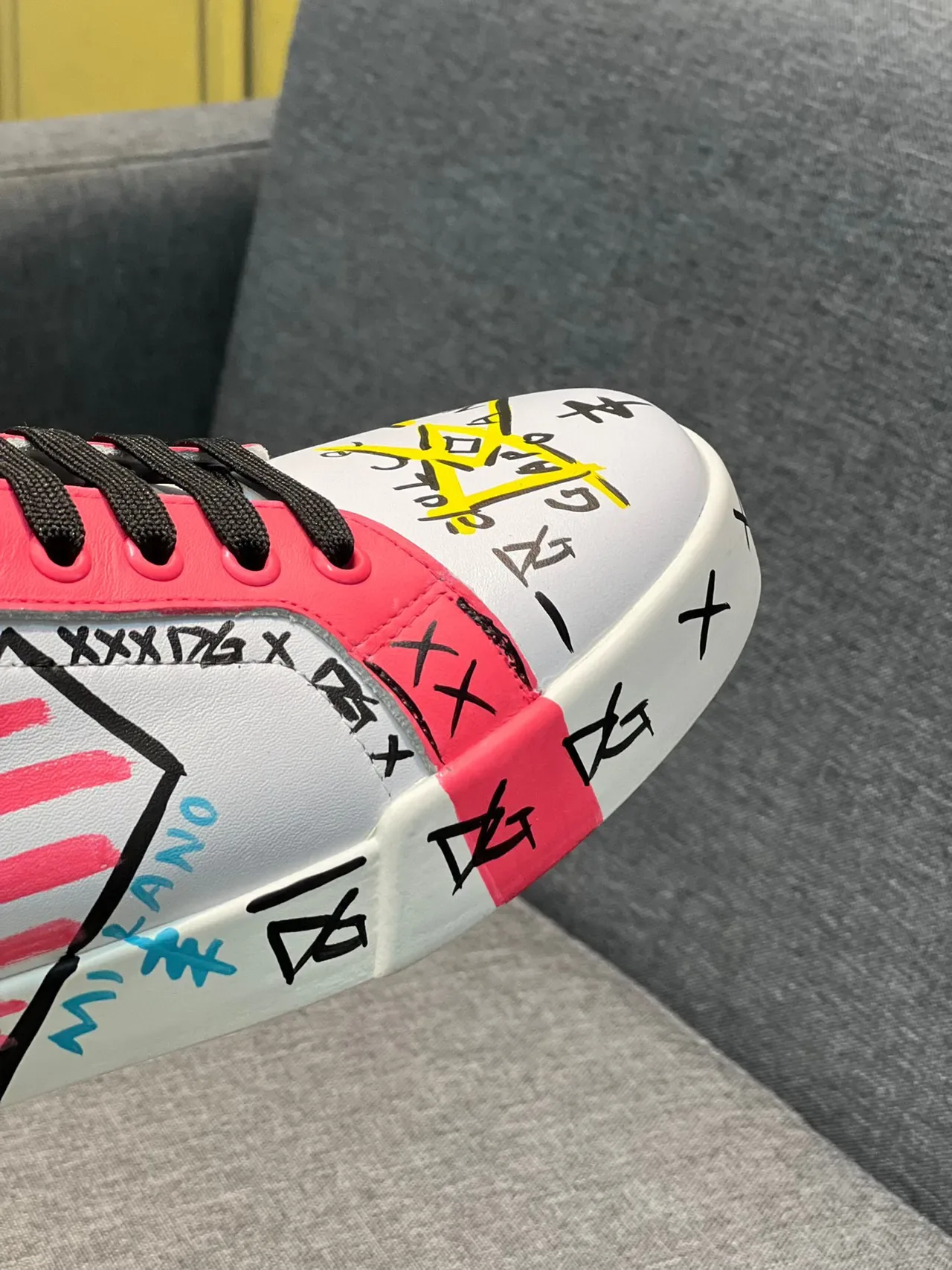 Dolce & Gabbana LOVE Graphic-Print White Pink Black Lifestyle Sneakers 3