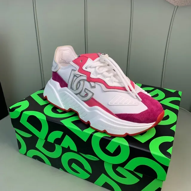 Dolce & Gabbana Sneakers Chunky avec semelle blanche et rose, tige en suédé et synthétique superposée 7