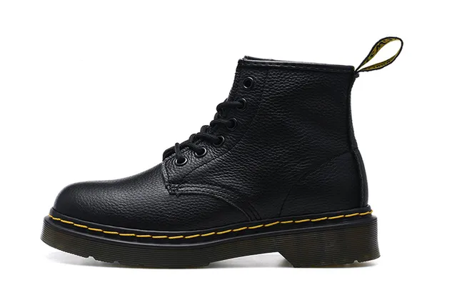 Dr. Martens 1460 Botas Martin Cuero Negro Granulado Costura Amarilla 2
