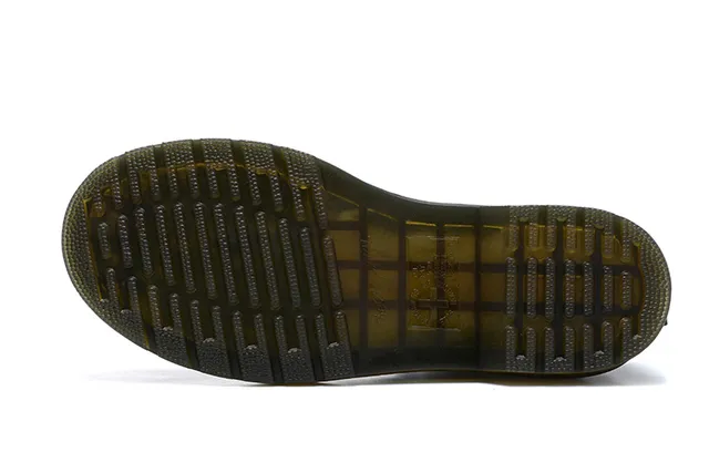 Dr. Martens 1460 Botas Martin Cuero Negro Granulado Costura Amarilla 7