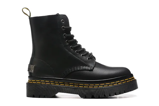 Dr. Martens 1460 Botas de cuero negro suave costura amarilla Martin 7