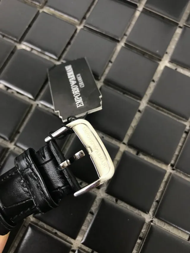 Emporio Armani Montre Chronographe Classique Cadran Noir Tono Argenté Mécanique 9