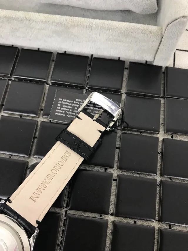 Emporio Armani Montre Chronographe Classique Cadran Noir Tono Argenté Mécanique 11