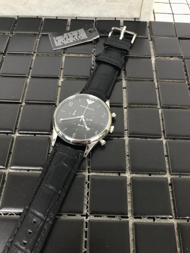 Emporio Armani Montre Chronographe Classique Cadran Noir Tono Argenté Mécanique 12