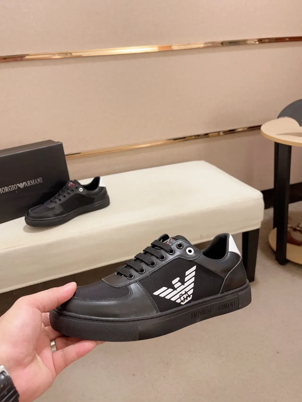 Emporio Armani Logo de l'Aigle Noir Style de Vie Sneakers 9