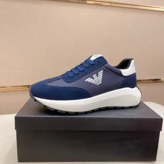 Emporio Armani Sneaker Lifestyle Marine Blanc Daim et Textile Supérieur Semelle Sculptée Sneakers Lifestyle