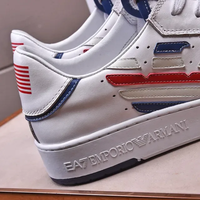 Emporio Armani Chaussures lifestyle blanches multicolores low-top en cuir 3