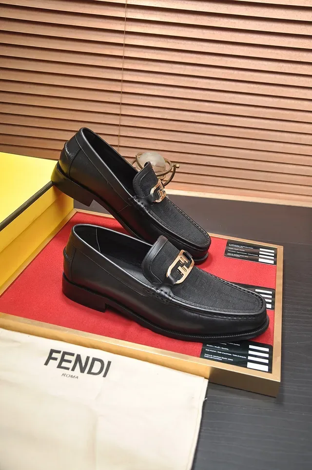 Fendi Noir Doré Cuir Pequin Weave Panel Mocassin 4