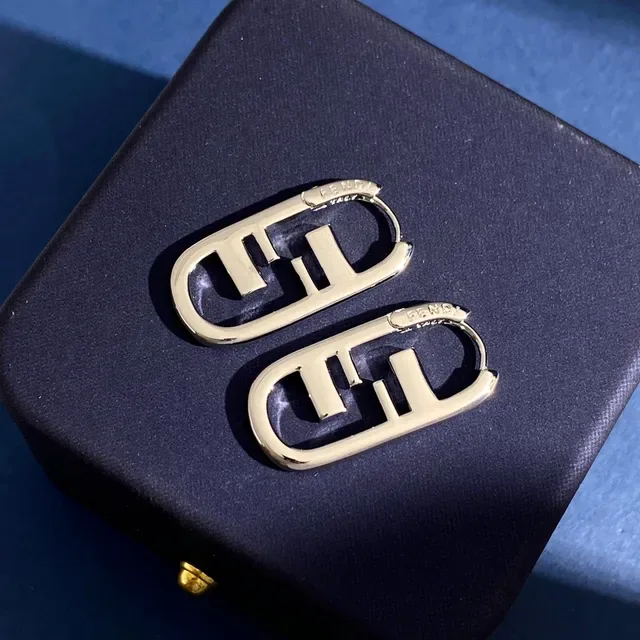 أقراط أذن Fendi FF Logo ذهبي بيضاوي 8