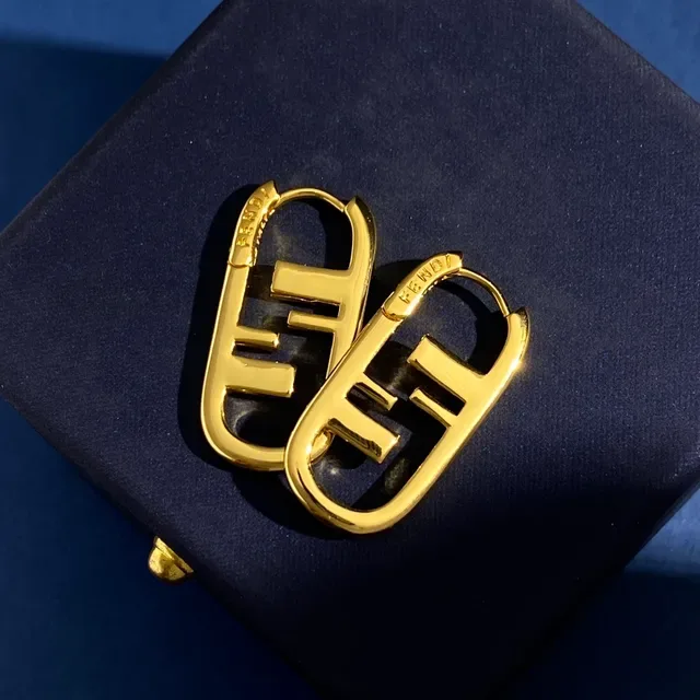 أقراط أذن Fendi FF Logo ذهبي بيضاوي 9