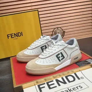 Fendi FF Logo छिद्रित चमड़ा जीवनशैली स्नीकर