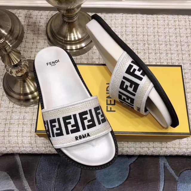 Fendi FF Slide Branco Preto Cinto Trançado Base de Borracha Chinelos 2
