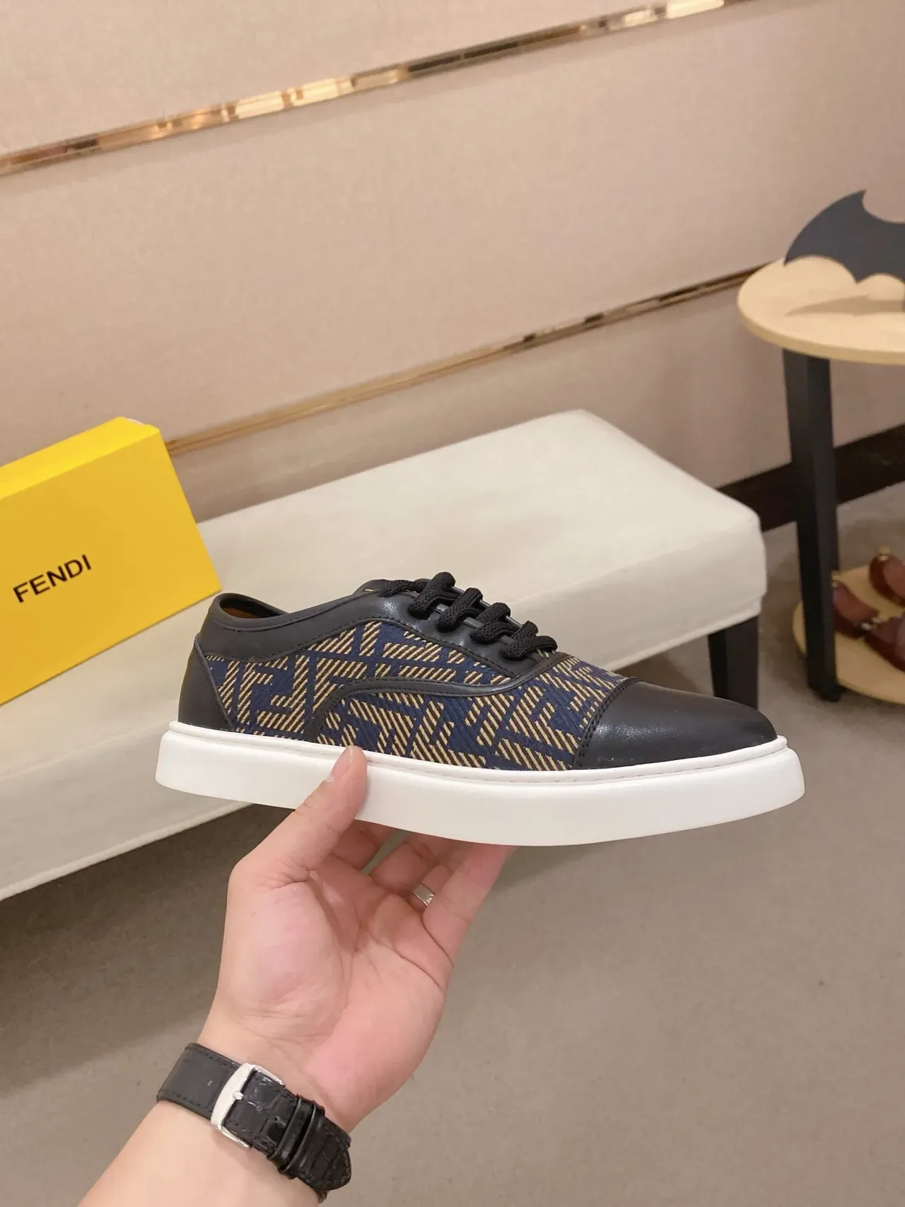 Fendi FF Sneakers Navy Black à Cap-Toe Monogrammées en Textile Style de Vie 5