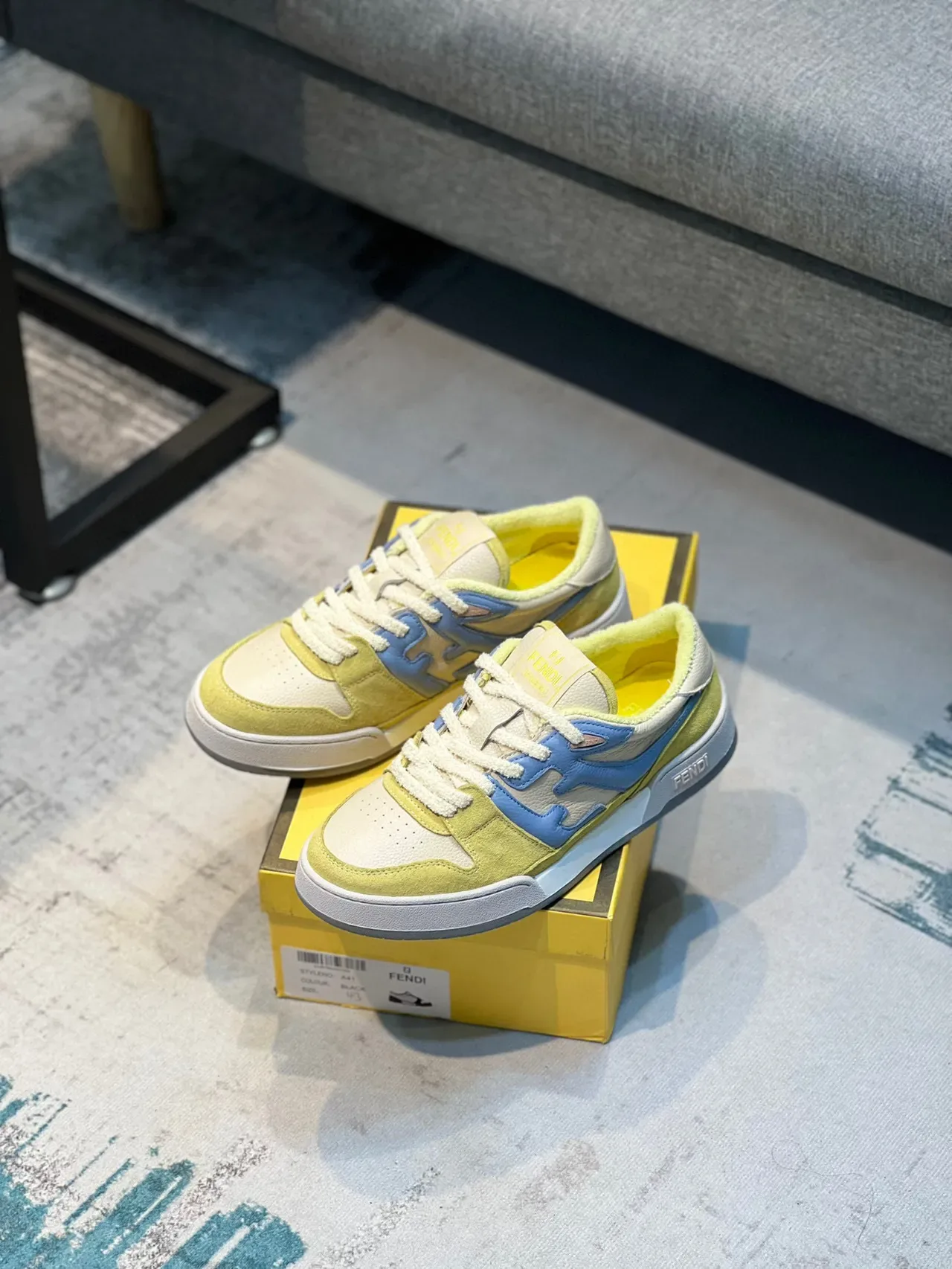 Fendi FF Jaune Bleu Low-Top lacets multi panneaux daim et cuir supérieur lifestyle sneakers 7
