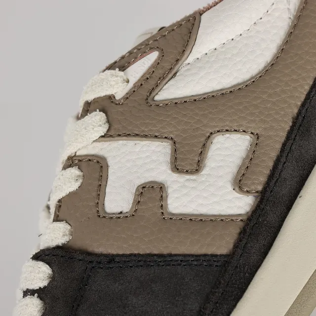Fendi First Beige Noir Stratifié Matériaux Mixtes Supérieur Oversized FF Logo Sneakers Lifestyle 6