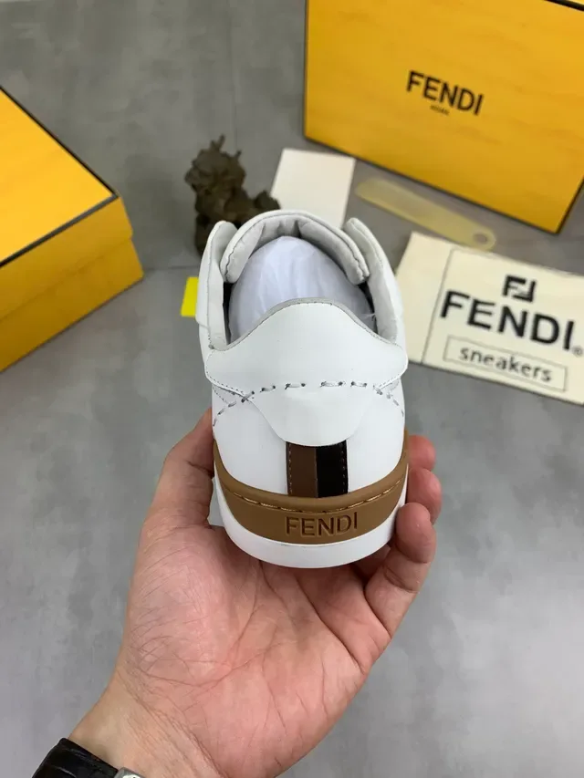 Fendi First Tênis Lifestyle Slip-On Branco Marrom Listrado 3