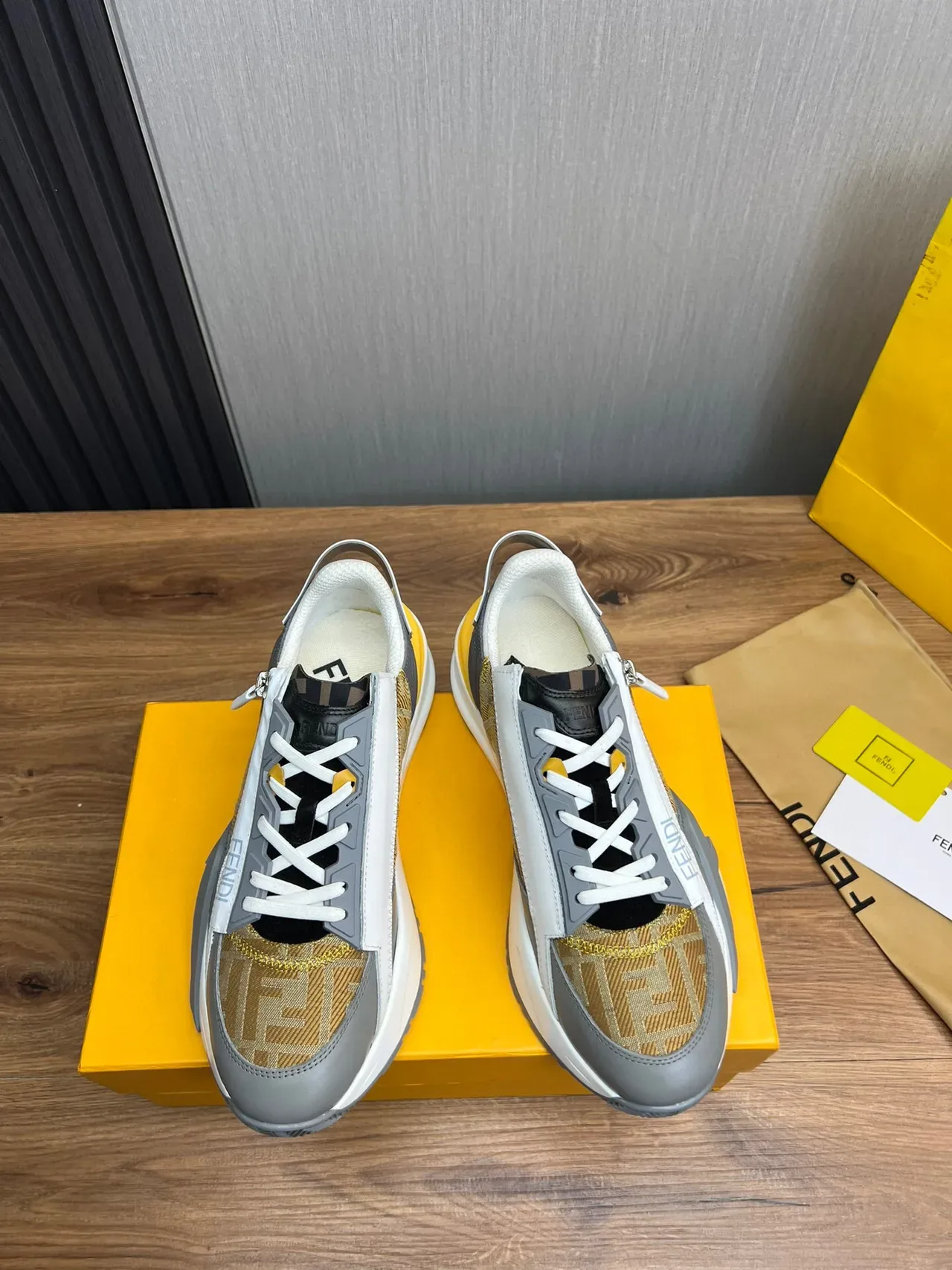 Fendi Sneakers Chunky Or Gris Zipper Asymétrique FF Jacquard Textile 2